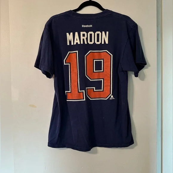 3/$10 🌼 Reebok Oilers Maroon Shirt - Picture 4 of 7